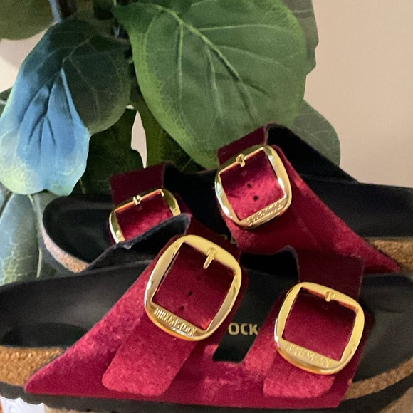 Birkenstock Women's Arizona Velvet Sandals in Burgundy with Gold Buckles - Picture 2 of 6